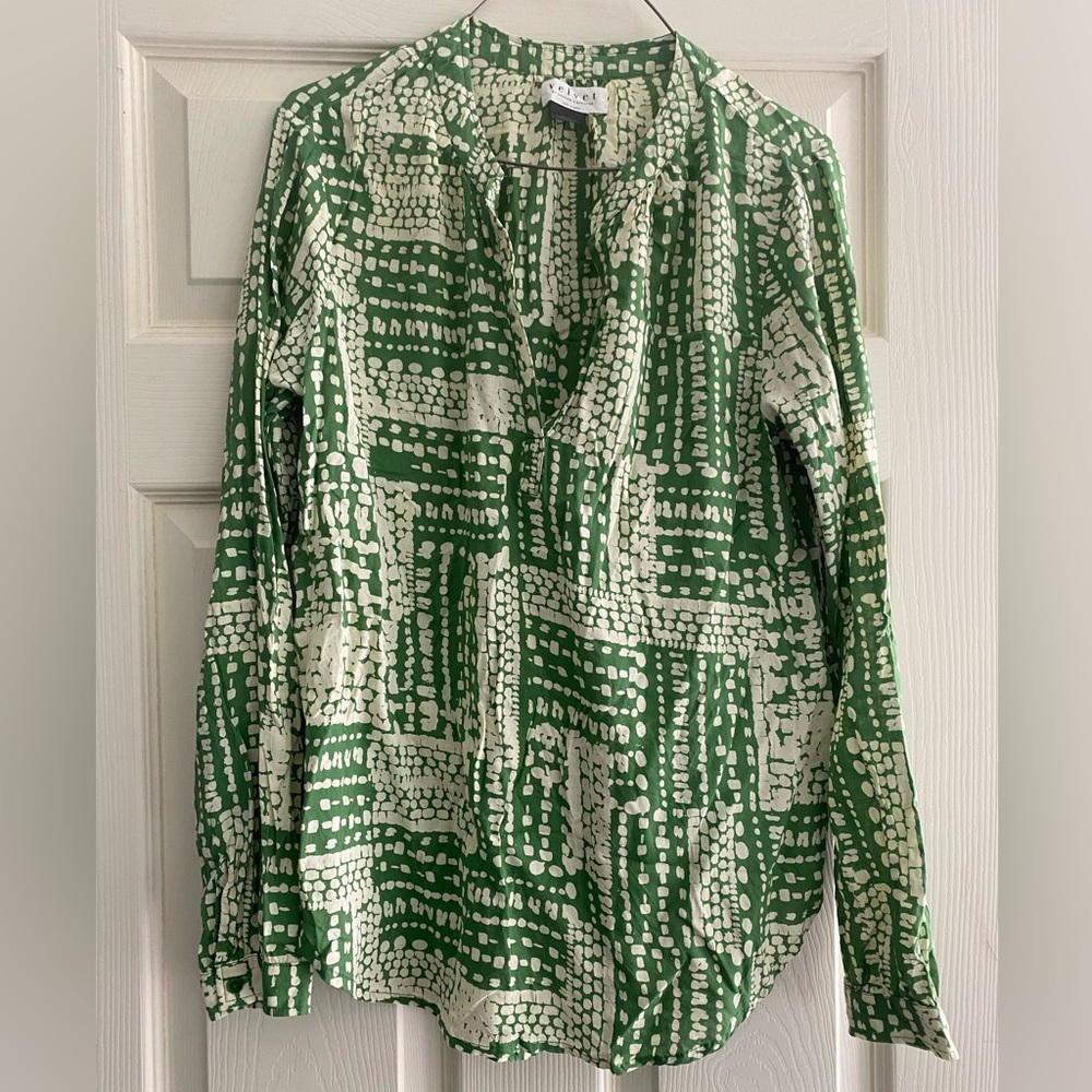NWOT ANTHROPOLOGIE TOP Velvet by Graham & Spencer Green Blouse SIZE M WORKWEAR